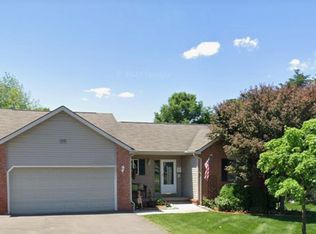 1278 Crystal Pointe Cir, Fenton, MI 48430