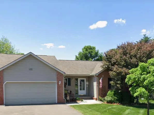 1278 Crystal Pointe Cir, Fenton, MI 48430