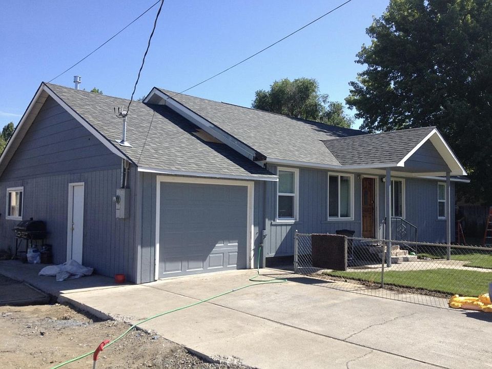 1st image of 1635 SE 2nd St