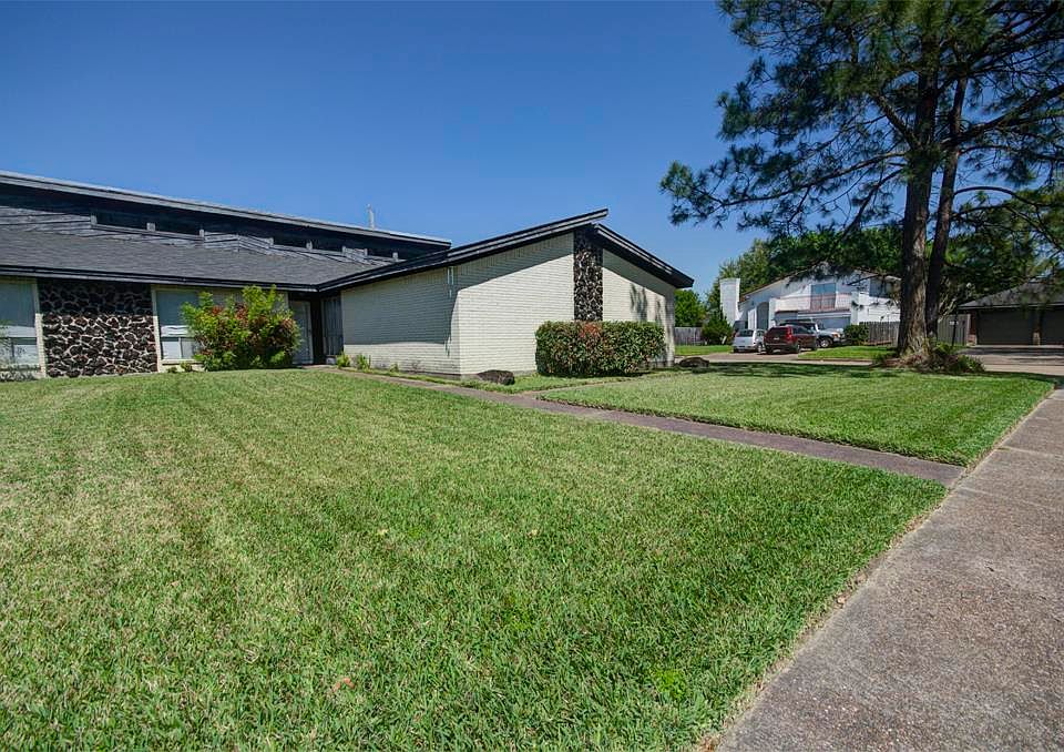 1st image of 2414 Taylor Ln