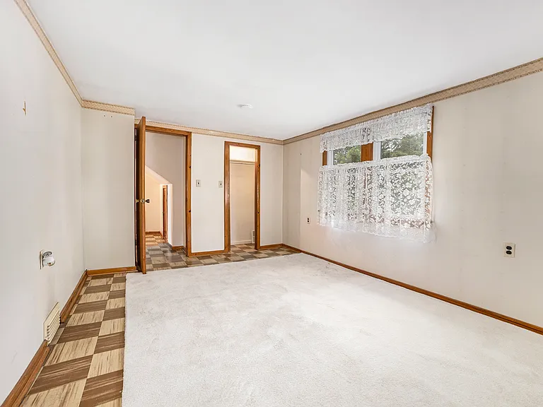 524 Continental Rd — Photo 14