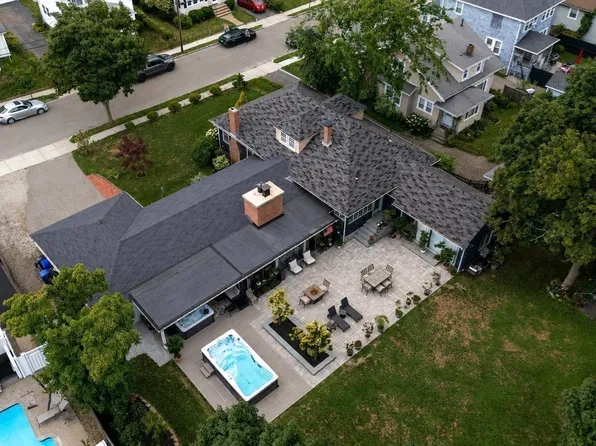 92 Narragansett Rd, Quincy, MA 02169