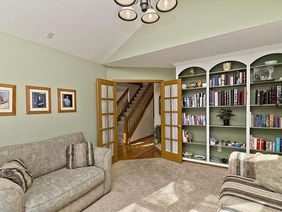 5th image of 8215 Markhaven Dr