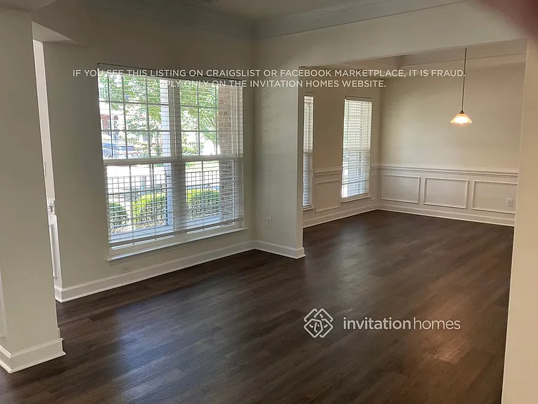8121 Acacia Ct — Photo 2