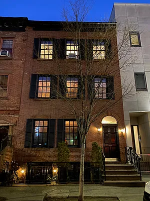 Rented by Compass | media 21