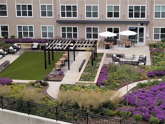 3rd image of 1001 Spring Rd NW #D462a6fa7