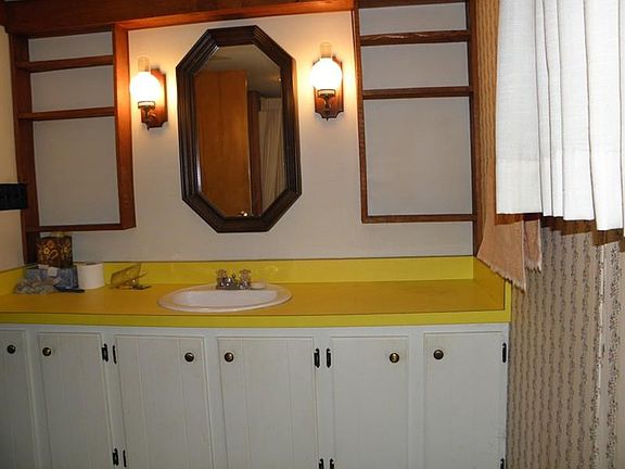 4th image of 86 Germania St