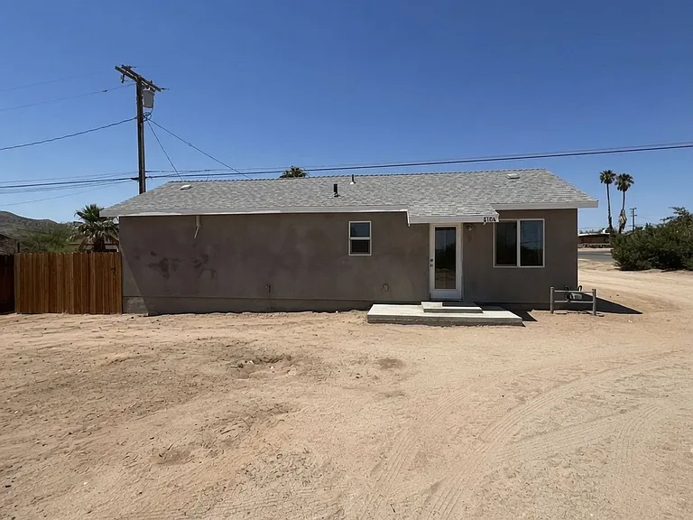 6104 Chia Ave — Photo 2