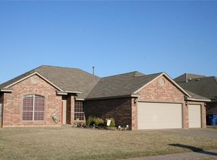 308 Sam Houston Way, Mustang, OK 73064