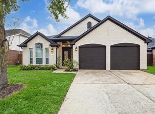 416 Twin Timbers Ln, Kemah, TX 77565