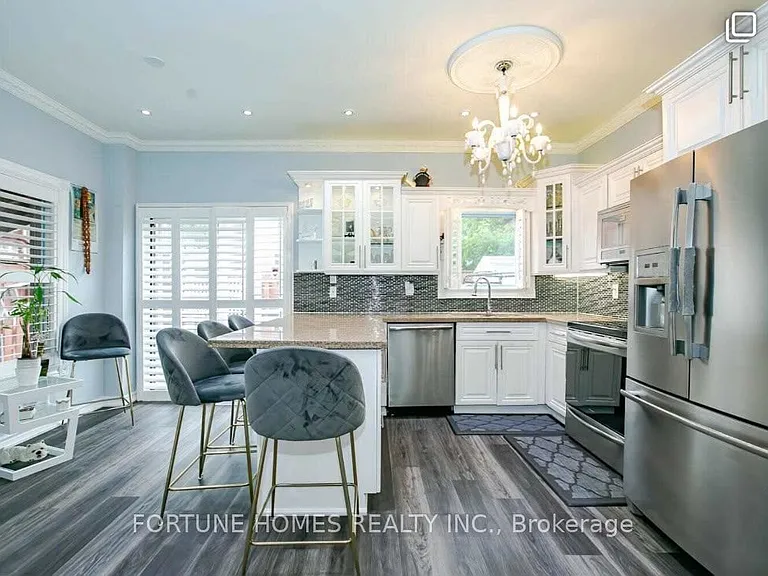 215 Drinkwater Rd — Photo 1