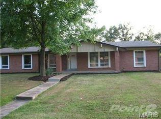 422 Tamarack Dr, Ballwin, MO 63011
