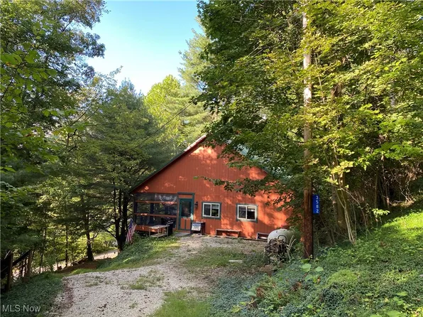 3582 Rockwood Dr SW, Carrollton, OH 44615