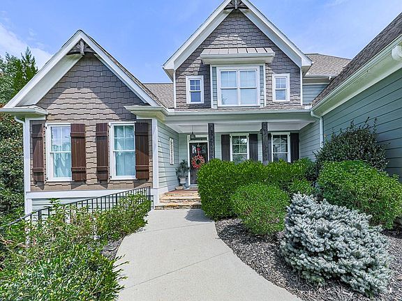 3rd image of 415 Telfair Way