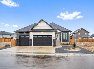 6008 SW 13th St, Lloydminster, AB T9V 3L4