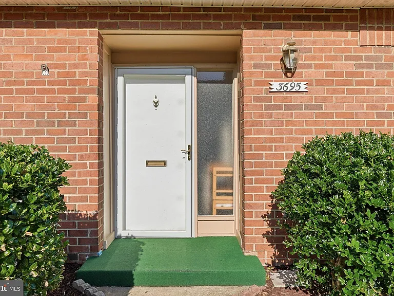 3695 Persimmon Cir — Photo 5