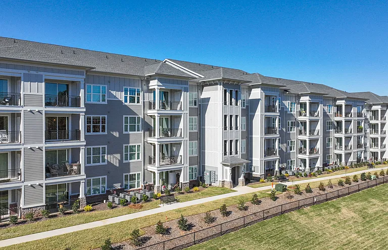 Holly Springs Place Apartments — Photo 2
