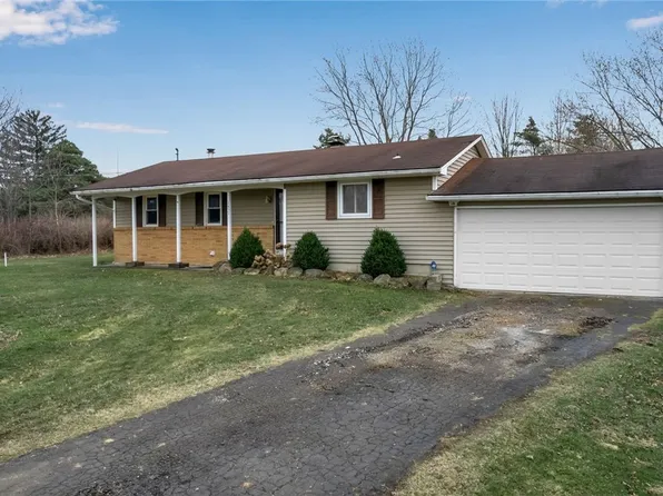 1457 Pontiac Rd, Angola, NY 14006
