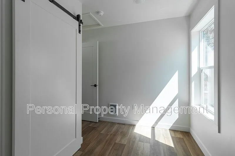 2 bed, 1.0 bath, $1,595 — Photo 3