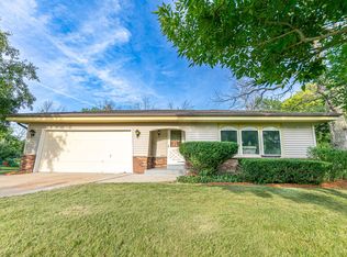 4912 S 65th St, Greenfield, WI 53220