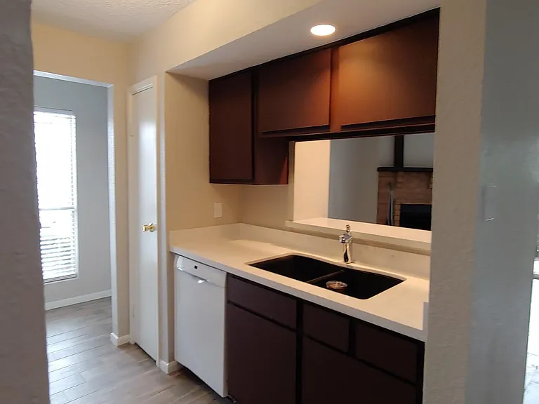 1500 Bay Area Blvd #R-195 — Photo 4