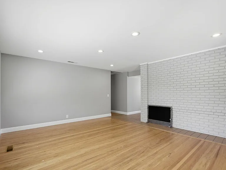 1498 S Mary Ave — Photo 8