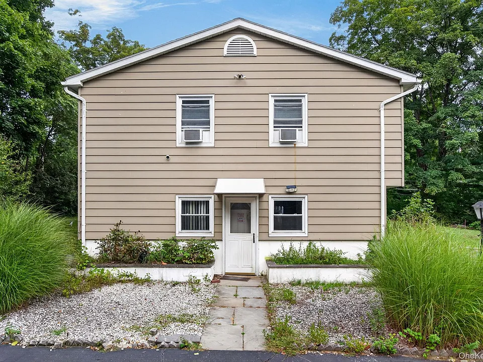 155 Stoneleigh Ave