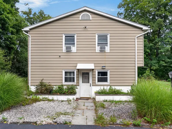155 Stoneleigh Ave, Carmel, NY 10512