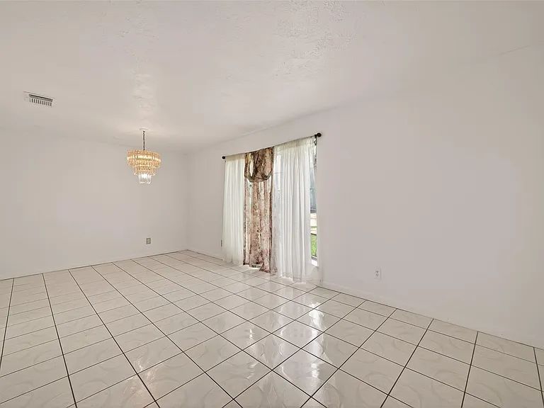 9422 Kristin Dr — Photo 13
