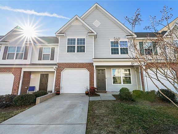2nd image of 309 Robyns Glen Cir
