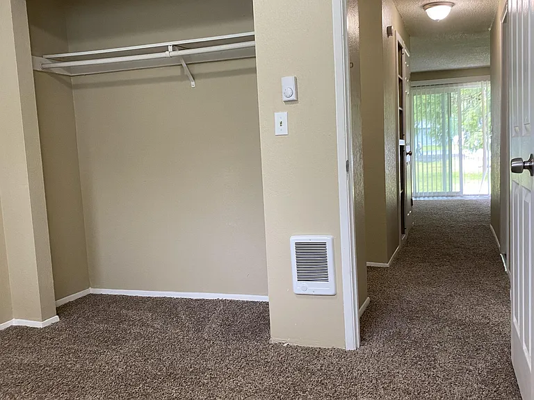 Riverside Manor — Photo 53