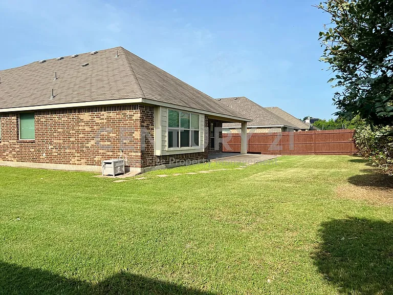 6613 Meadow Glen Dr — Photo 16
