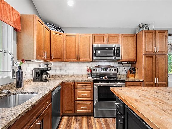 3rd image of 51 Paine Rd