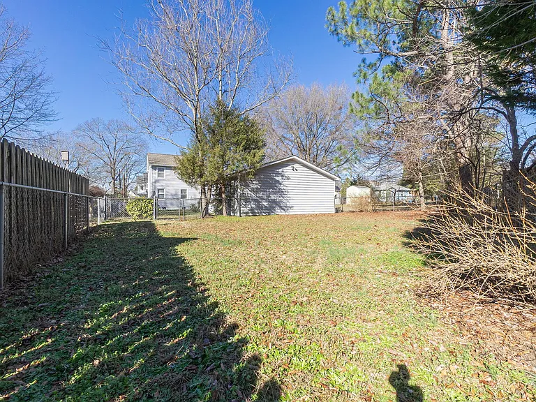106 N Tunstall Ave — Photo 45