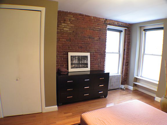 5th image of 401 E 79th St APT 4S
