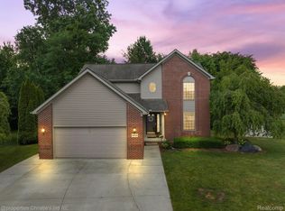 1935 Oriley Ct, Marysville, MI 48040