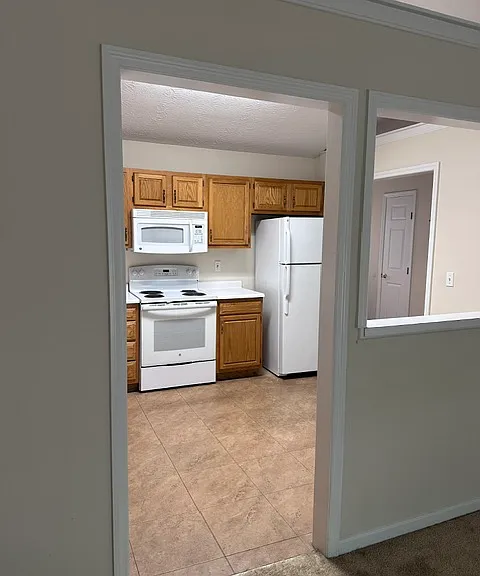 Eat-In Kitchen