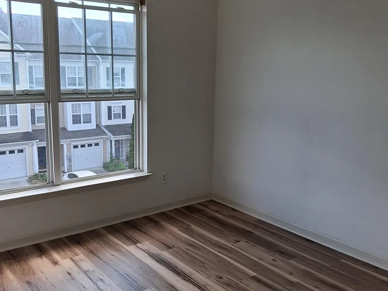 576 S Carlisle St — Photo 25