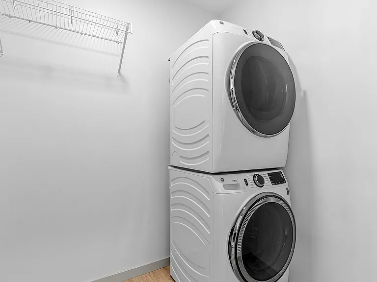 Model Washer/Dryer