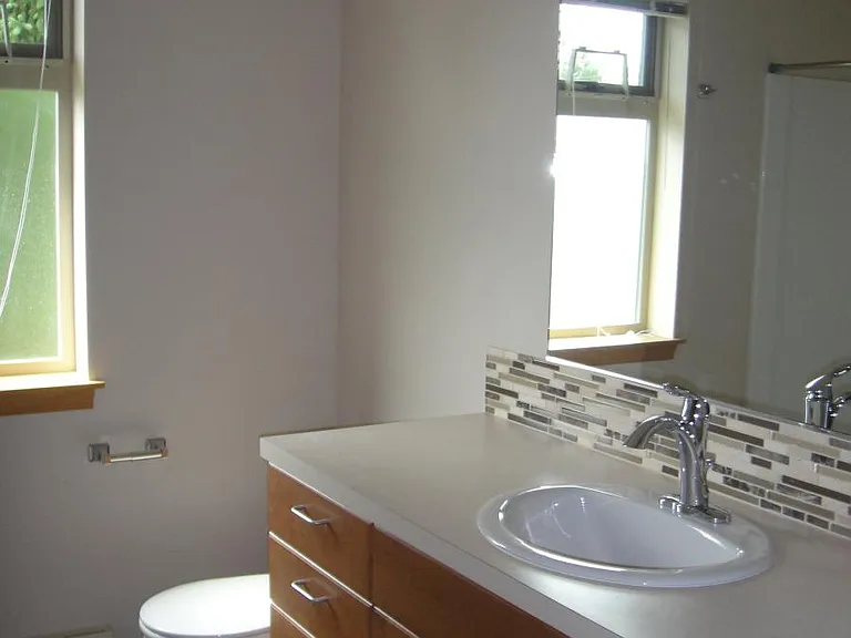 Upstairs Main Bath