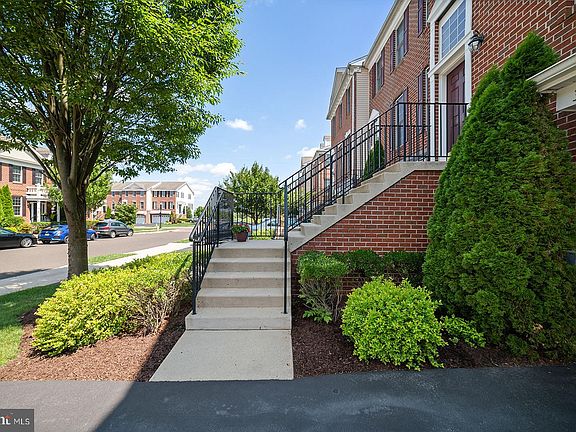 3rd image of 3129 E Brighton St #49