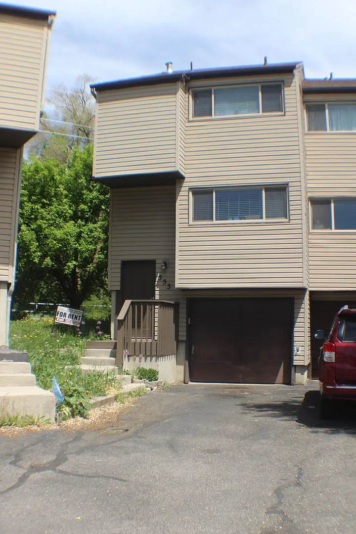 Building Photo - 553 E 200 N