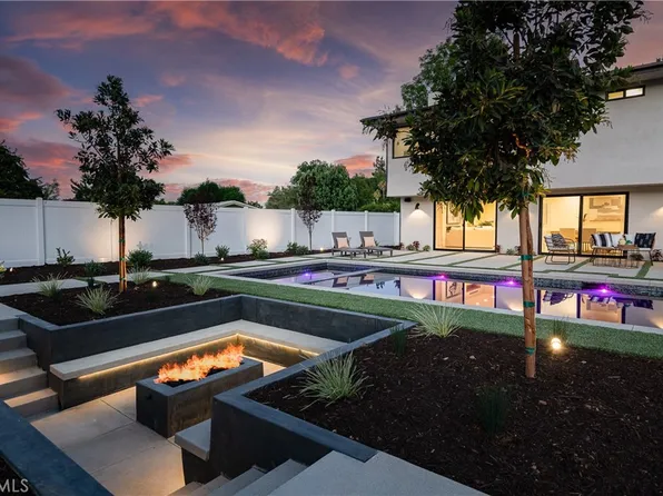 5851 Fairhaven Ave, Woodland Hills, CA 91367
