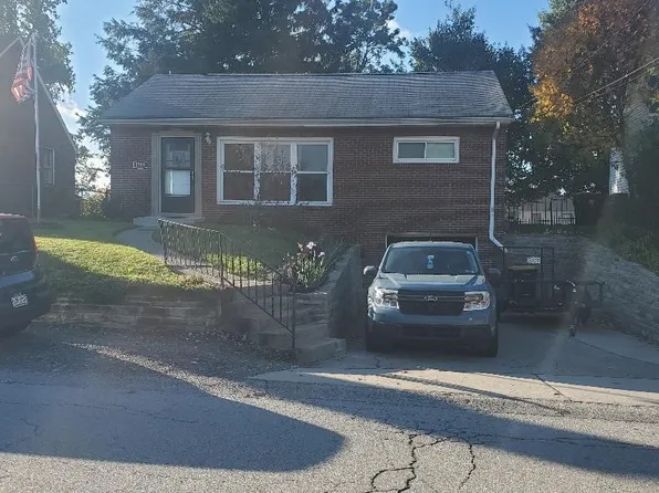 2789 Bertha St, Bethel Park, PA 15102