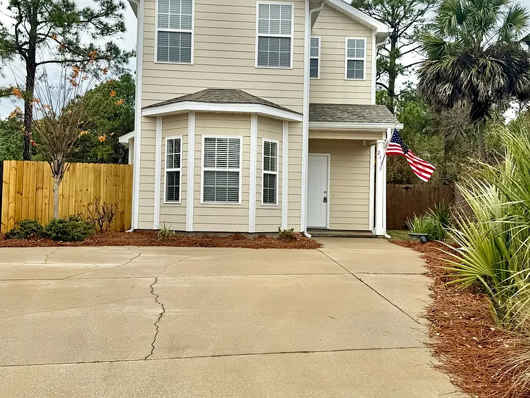 240 Water Oaks Loop — Photo 2