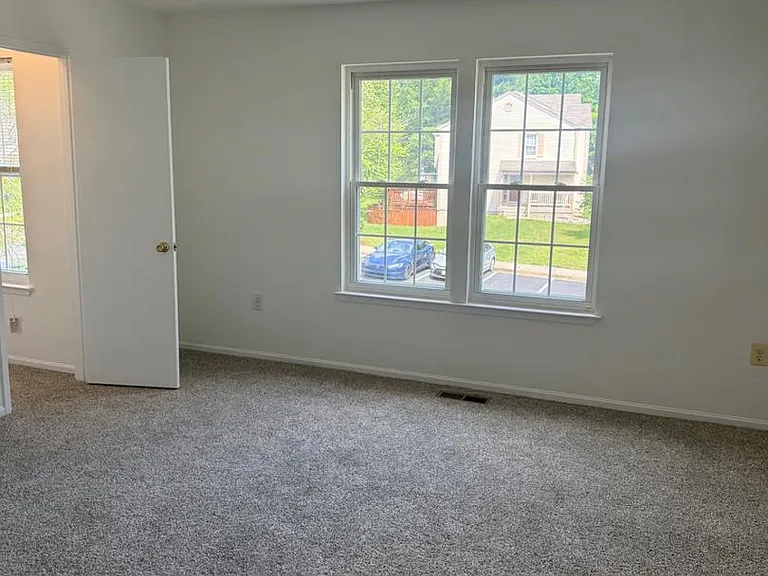 306 Hillside Ter — Photo 14