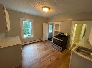 19 Exeter Rd APT 1, Newmarket, NH 03857