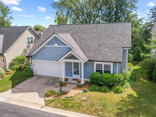 2527 Jade Ct, Ann Arbor, MI 48103