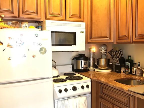 5th image of 15 Joy St APT 9
