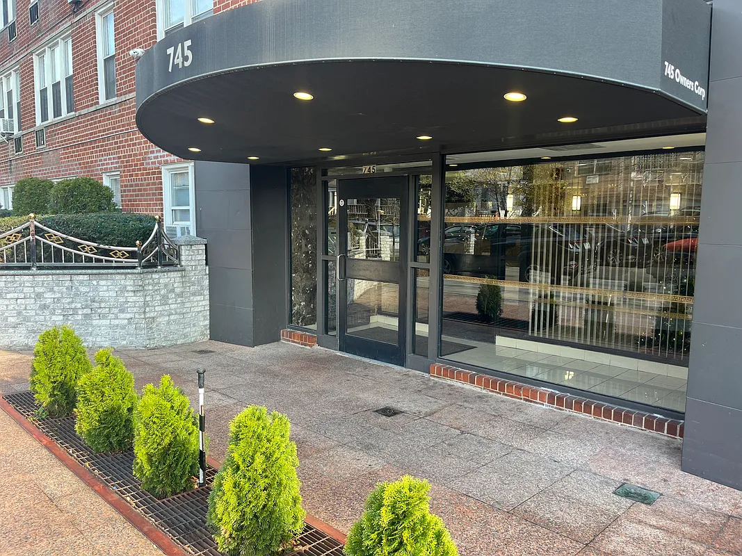 745 East 31st St Unit 2M  